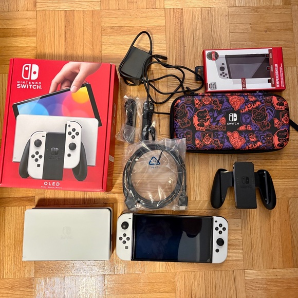 Nintendo Switch OLED Console with White Joy-Cons - Picture 1 of 12
